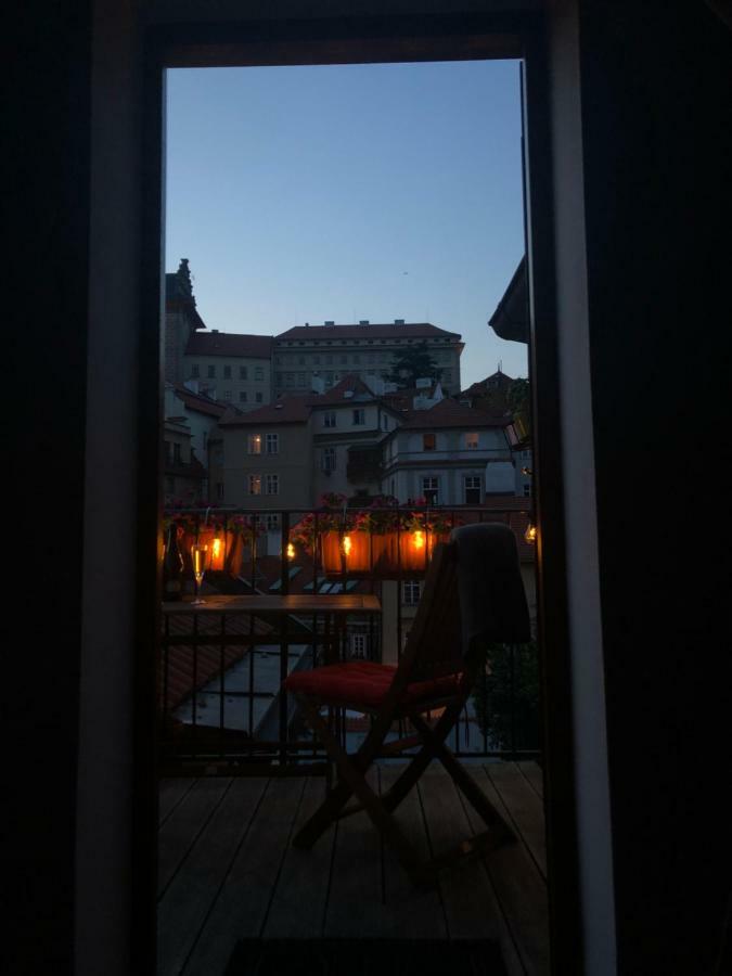 Apartman Mala Strana -Piece And Quiet プラハ エクステリア 写真